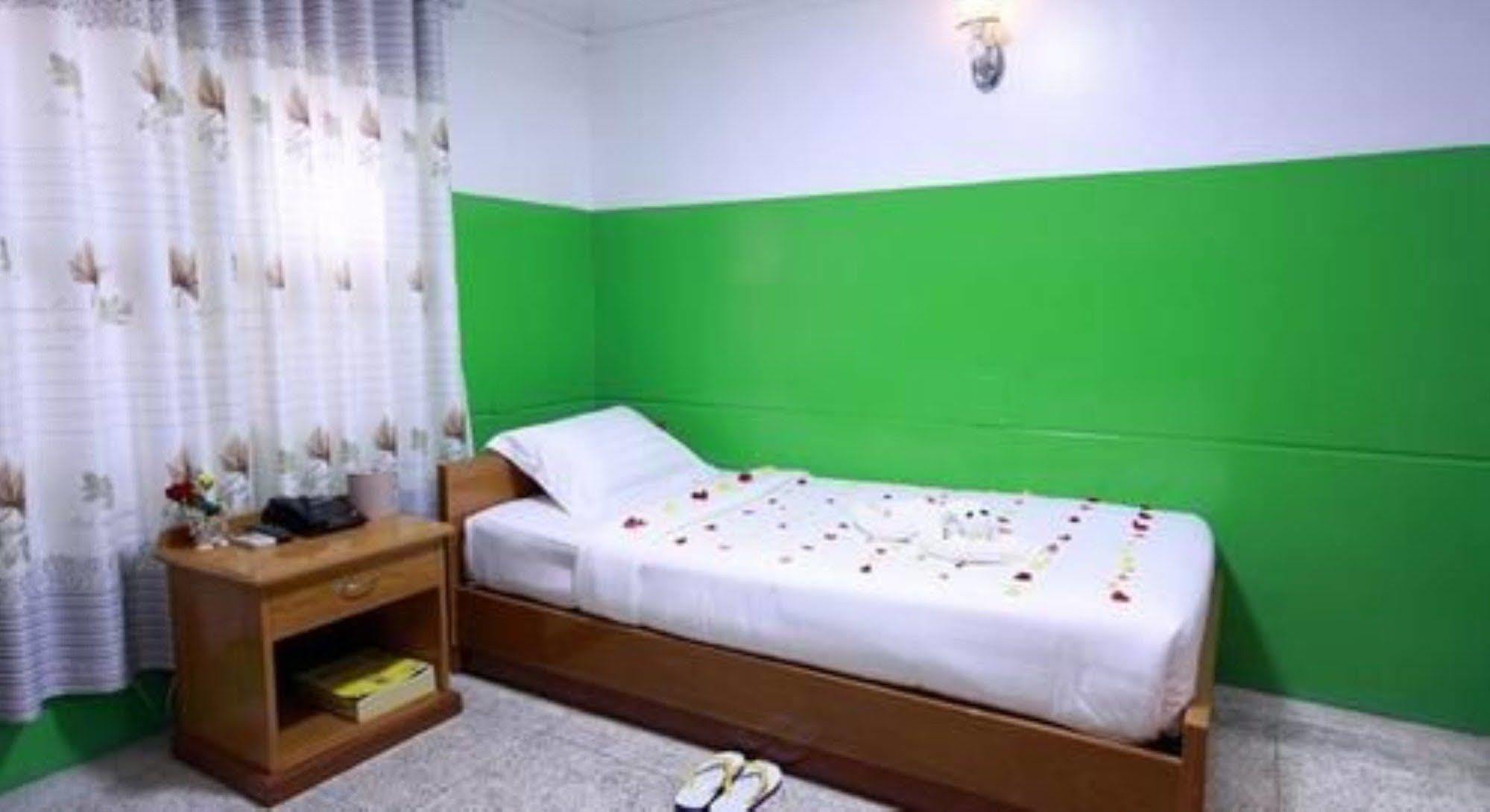 מנדלאי Hotel Venus מראה חיצוני תמונה
